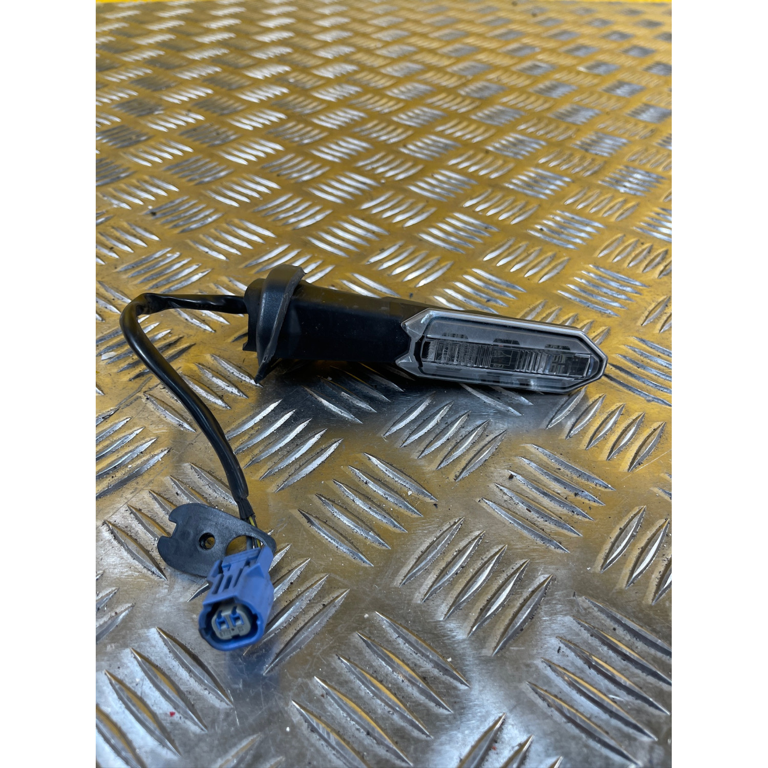 Clignotant avant droit pour KAWASAKI Z 650 2023 23037-0572