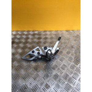 Platine repose pieds avant droite pour SUZUKI GSXF 650 2014