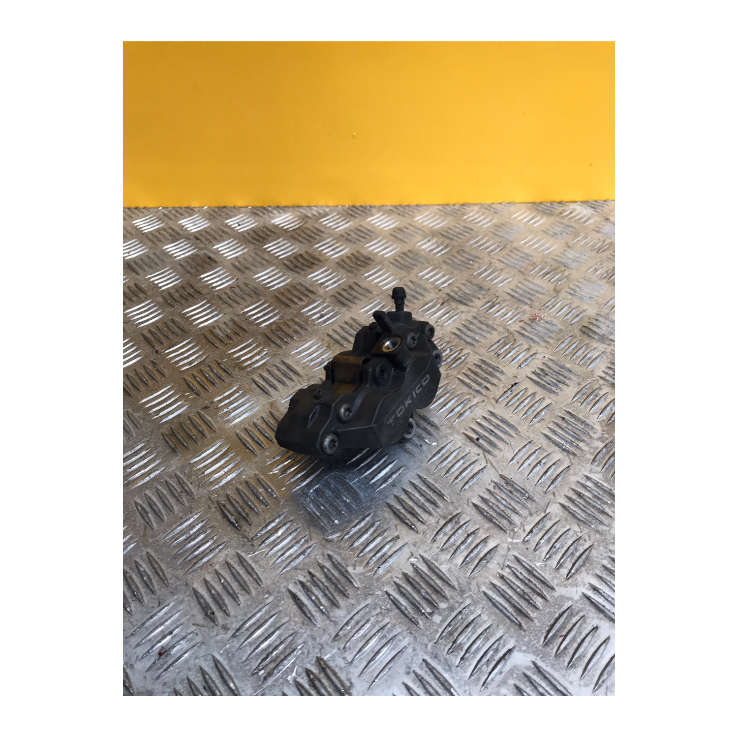 étriers de frein avant droit pour SUZUKI GSXF 650 2014