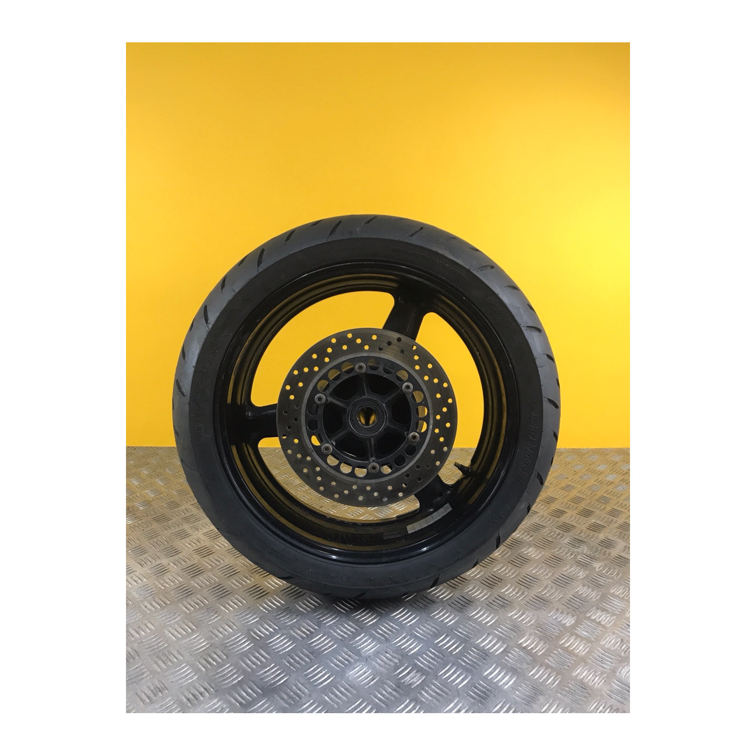 Roue arrière complete pour YAMAHA FAZER 1000 2001