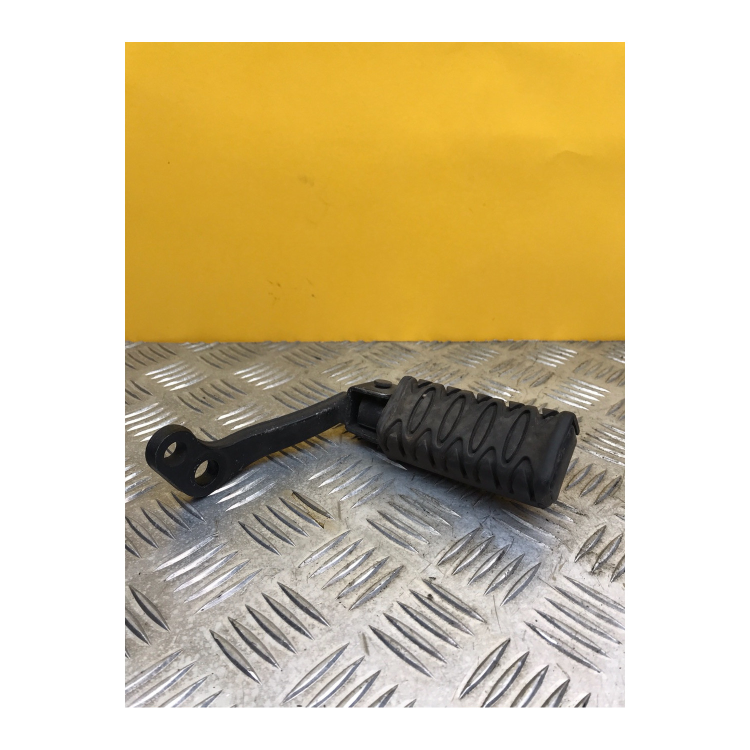 Platine repose pieds avant droite pour Orcal Astor 125 2016