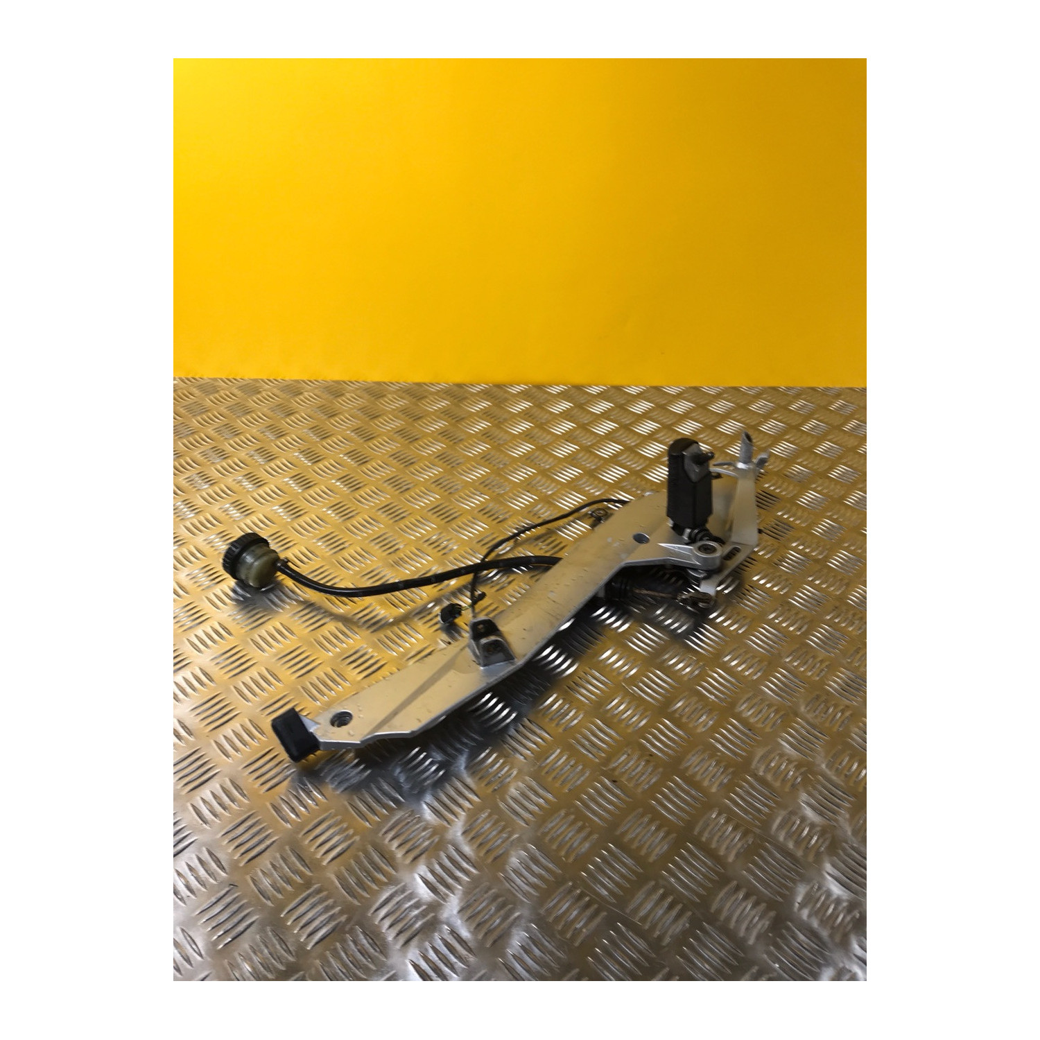 Platine repose pieds avant droite pour BMW R 1200 RT 2006