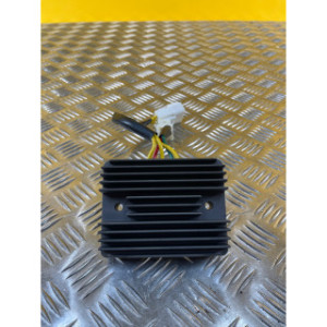 Régulateur de tension pour PIAGGIO BEVERLY 300 2014 641709