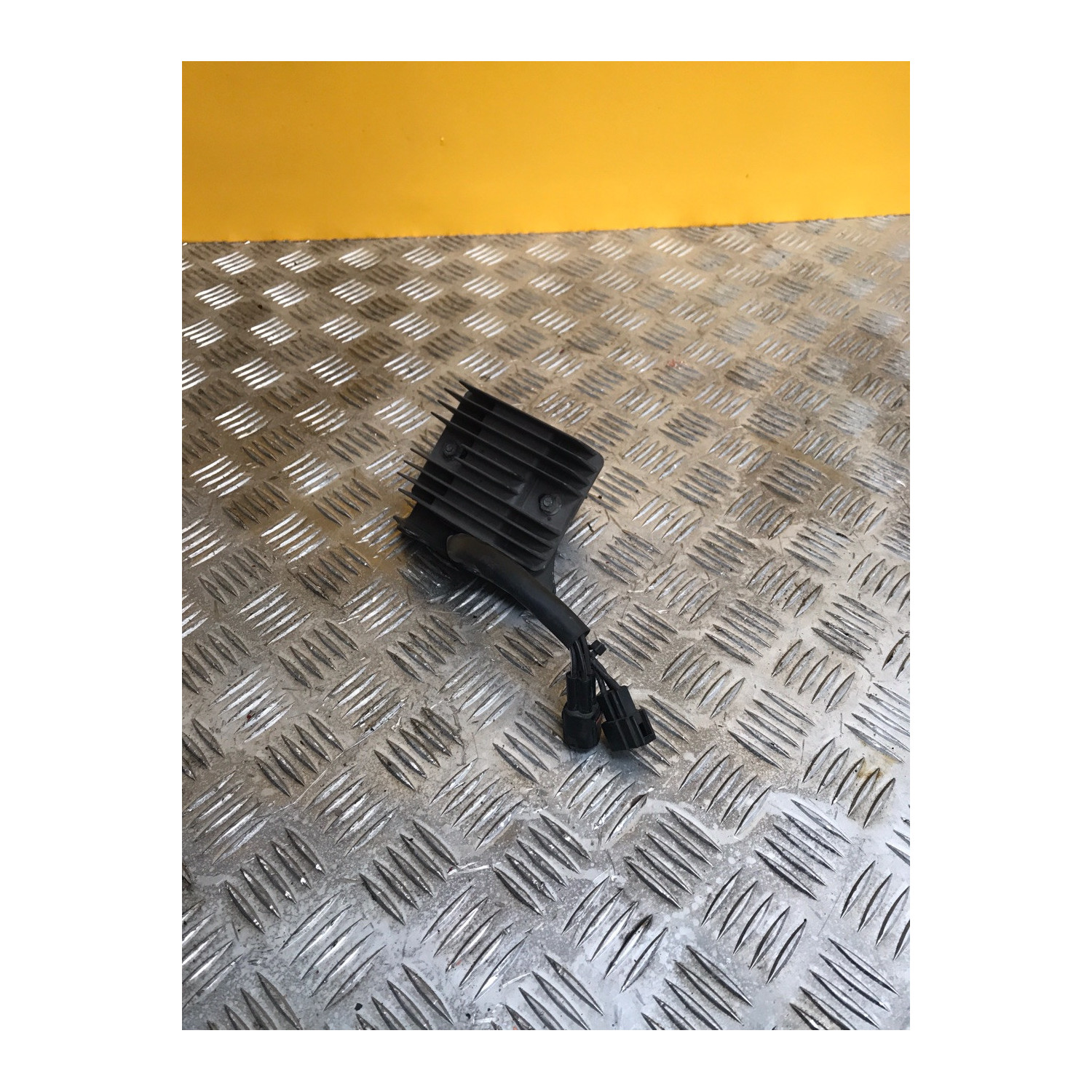 Régulateur de tension pour SUZUKI GSXF 650 2014
