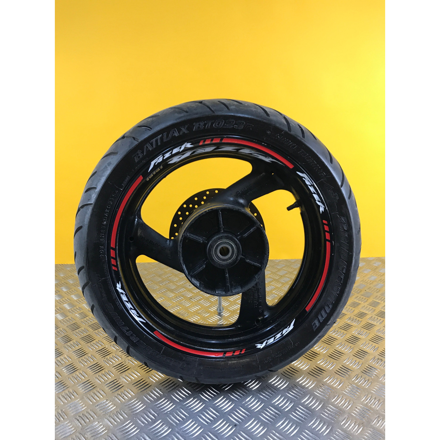 Jante arrière pour YAMAHA FAZER 600 2002