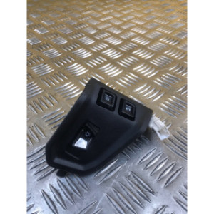 Commutateur droit pour PIAGGIO MP3 530 2024