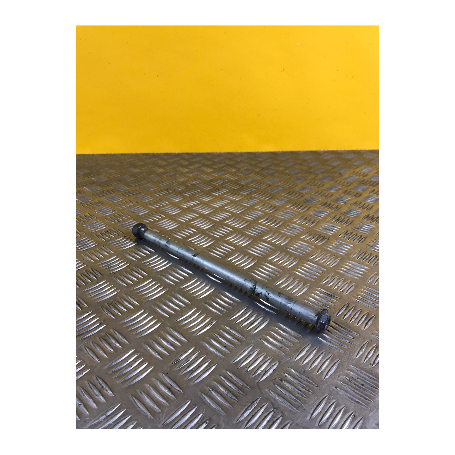Axe de roue arrière pour SUZUKI SV 650 S 2001