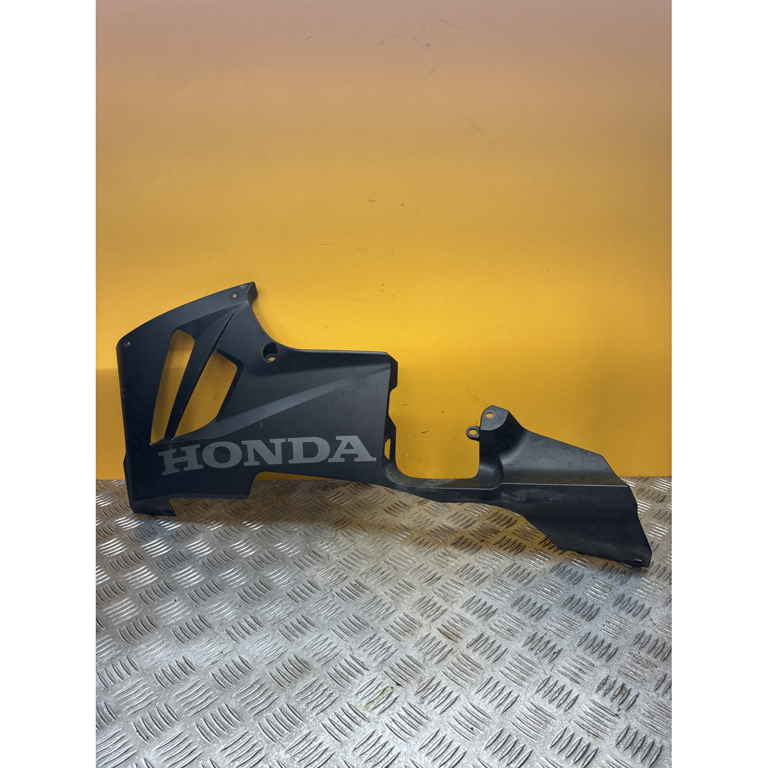 Bas de carénage gauche pour HONDA CBR 600 RR 2024 64460-MKZ-J300