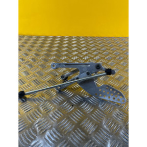 Platine repose pieds avant gauche pour YAMAHA R 1 2002