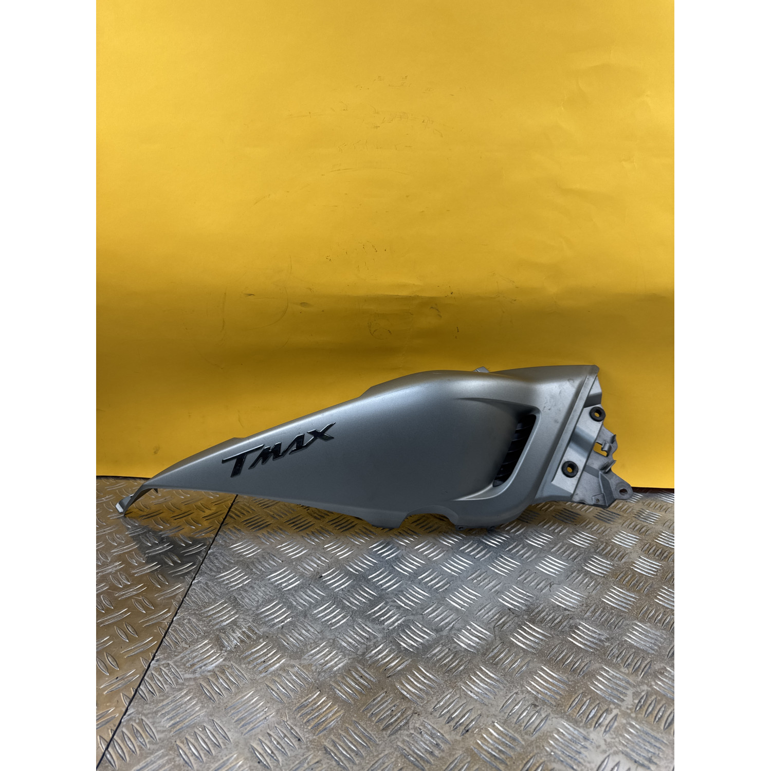 Demi coque arrière droite pour YAMAHA T MAX 530 2015 59C-21721-00