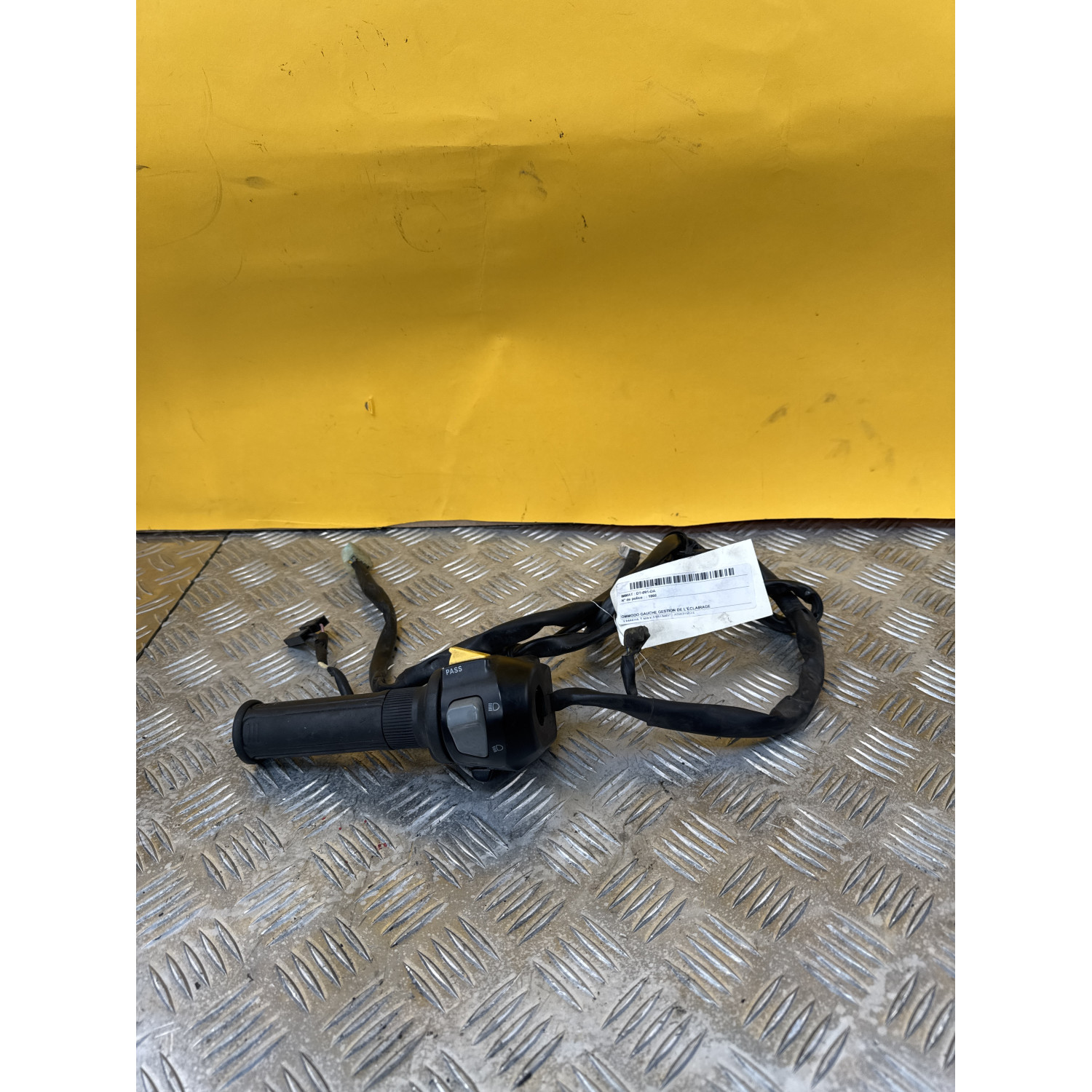 Commodo gauche gestion de l'éclairage pour YAMAHA T MAX 530 2015