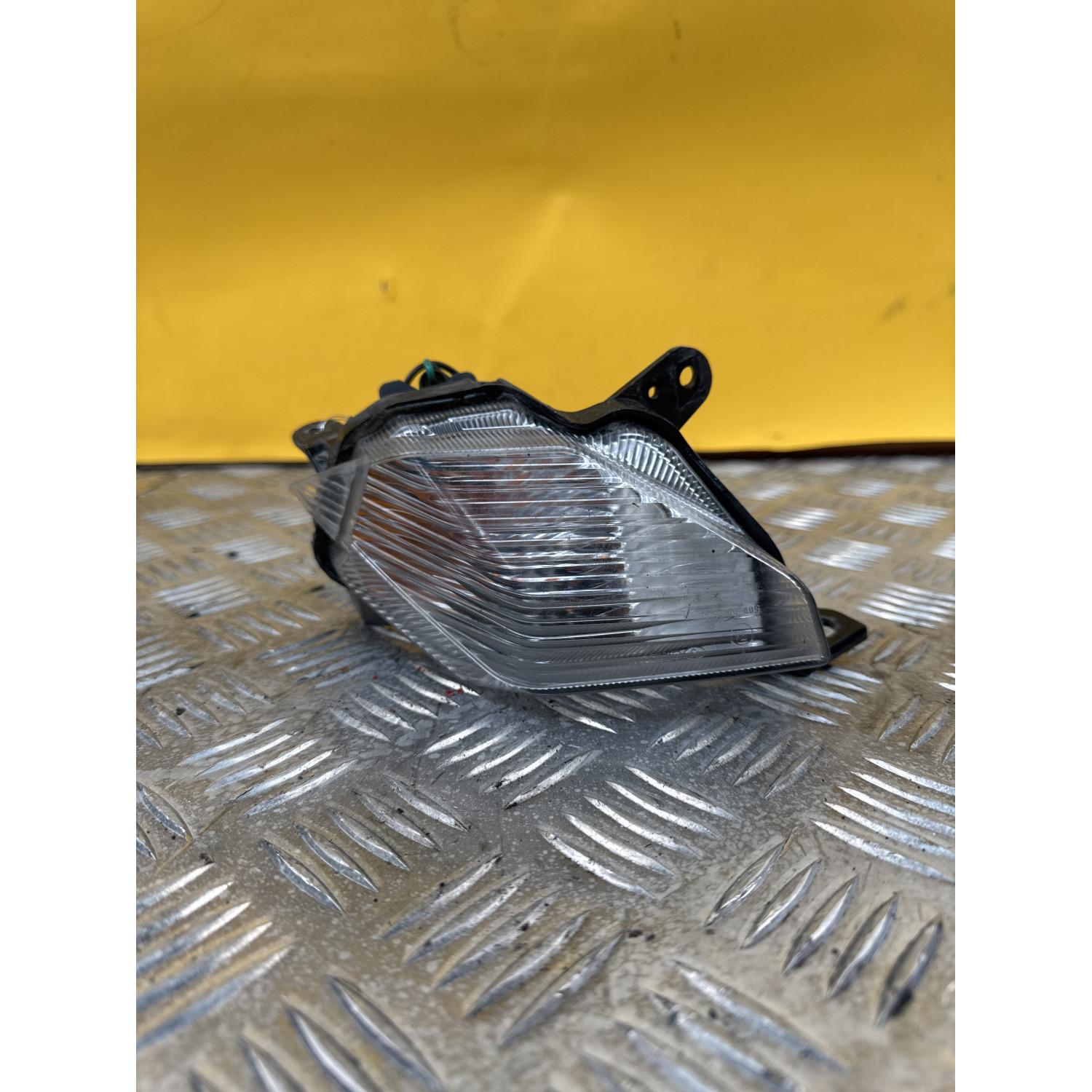 Clignotant arriere droit pour YAMAHA T MAX 530 2015