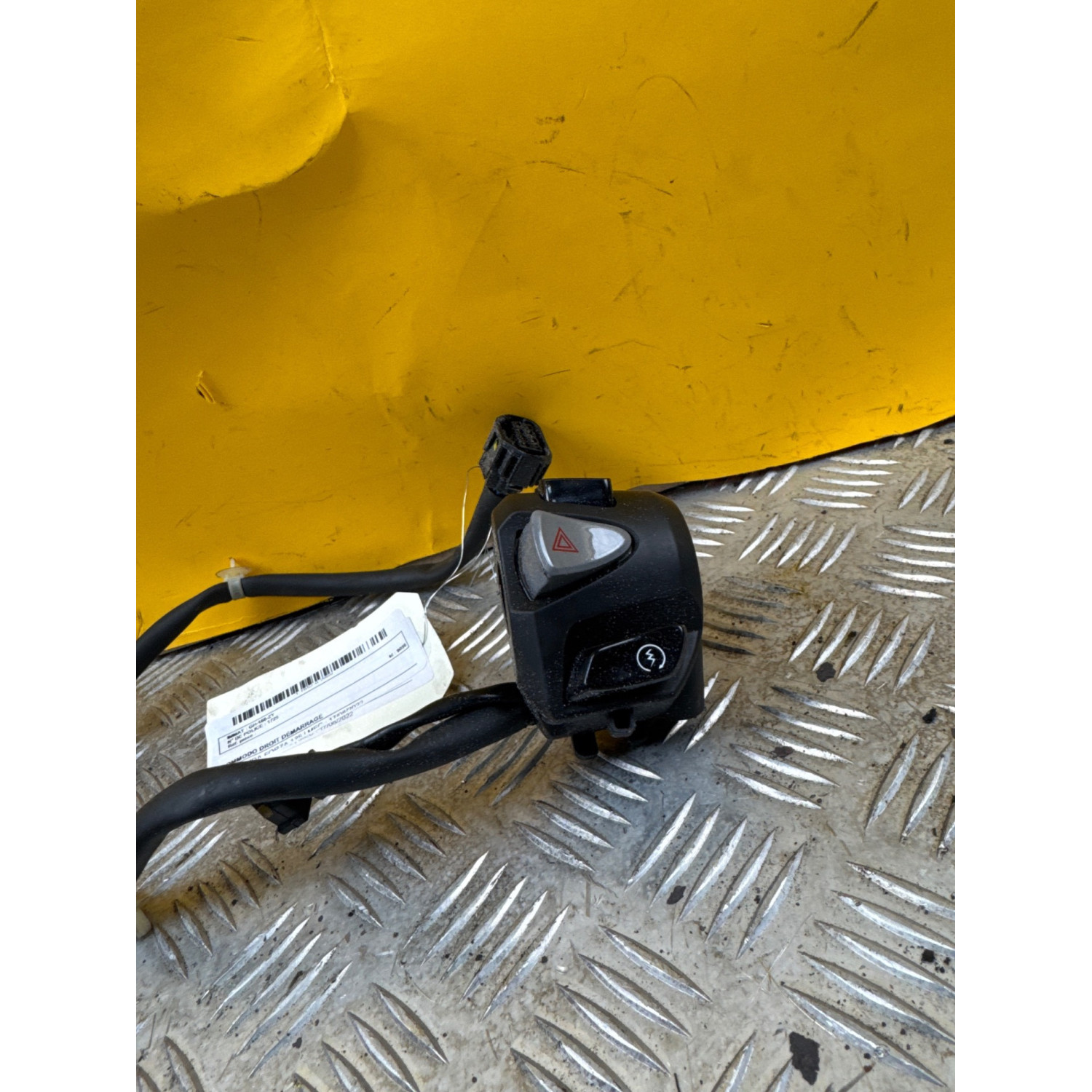 Commodo droit démarrage pour HONDA FORZA 125 2022