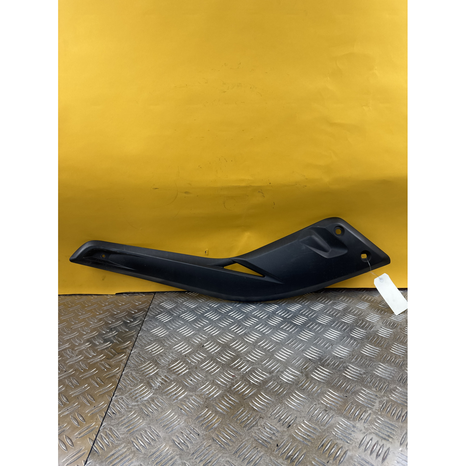 Bas de caisse gauche pour YAMAHA XMAX 125 2012