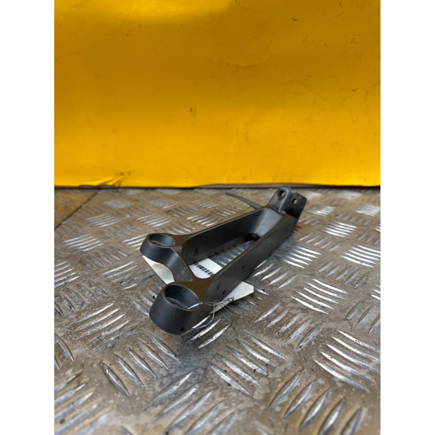 Platine repose pieds arrière gauche pour HONDA CB 1000 R 2010