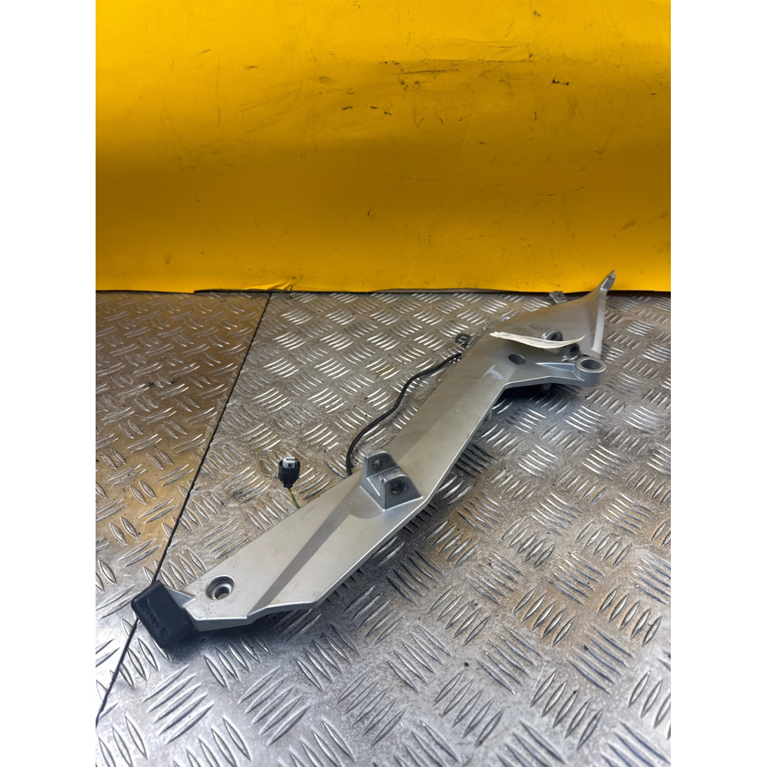 Platine repose pieds avant droite pour BMW R 1200 RT ABS 2005