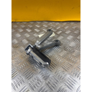 Platine repose pieds arrière gauche pour SUZUKI BANDIT 1200 2002