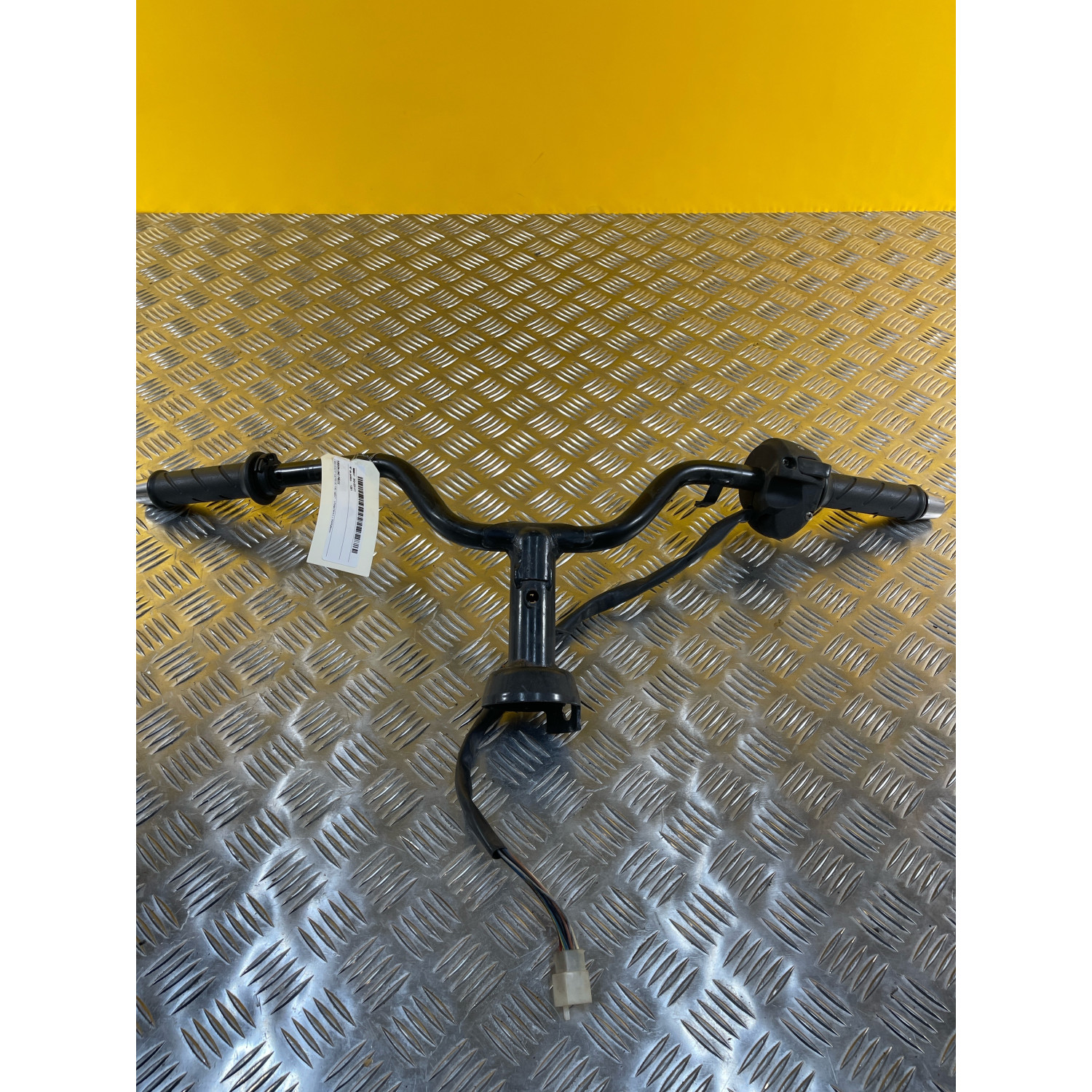 Guidon une pièce pour PEUGEOT SATELIS 125 2011