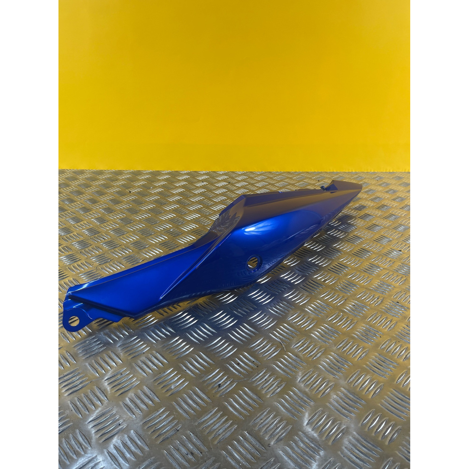 Demi coque arrière gauche pour SUZUKI SV 650 45502-16G21-YKY
