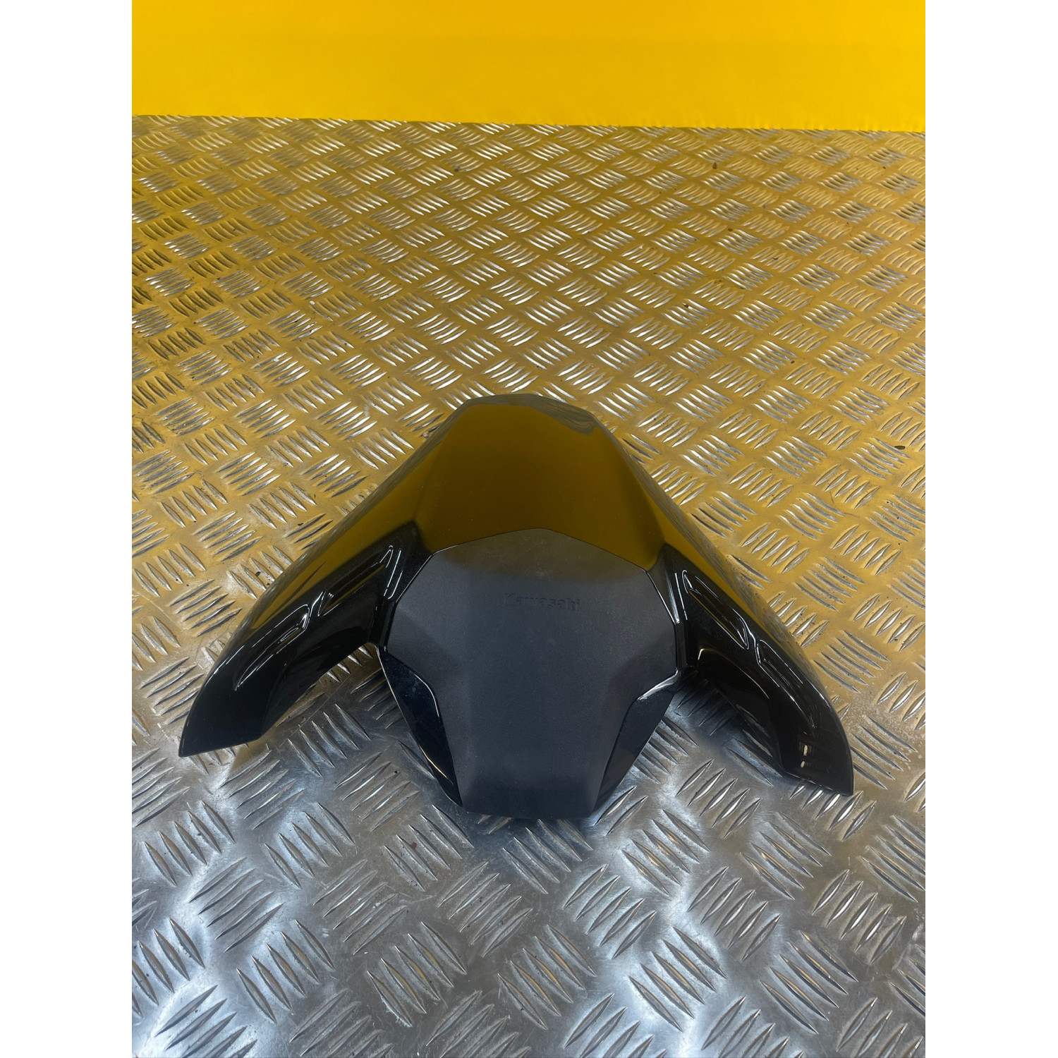 Capot de selle pour KAWASAKI Z 900 99994-1111-660
