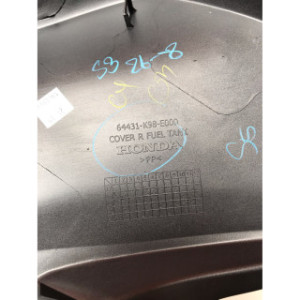 Flanc de carénage gauche pour HONDA FORZA 125 64430-K98-E00ZC