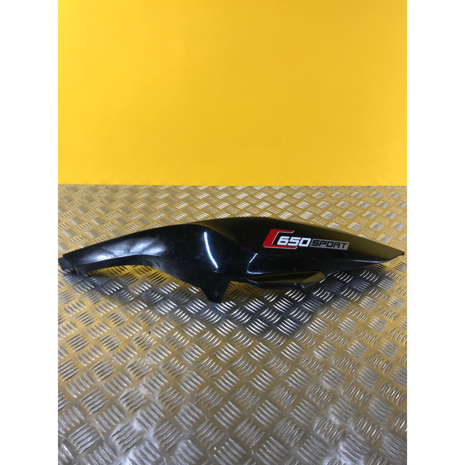 Cache latéral arrière sous selle droit pour BMW C650 Sport 2016