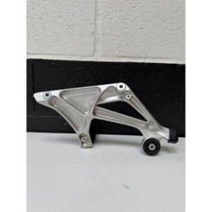 Platine repose pieds arrière droite pour BMW R 1200 RT ABS 2025 46718534790