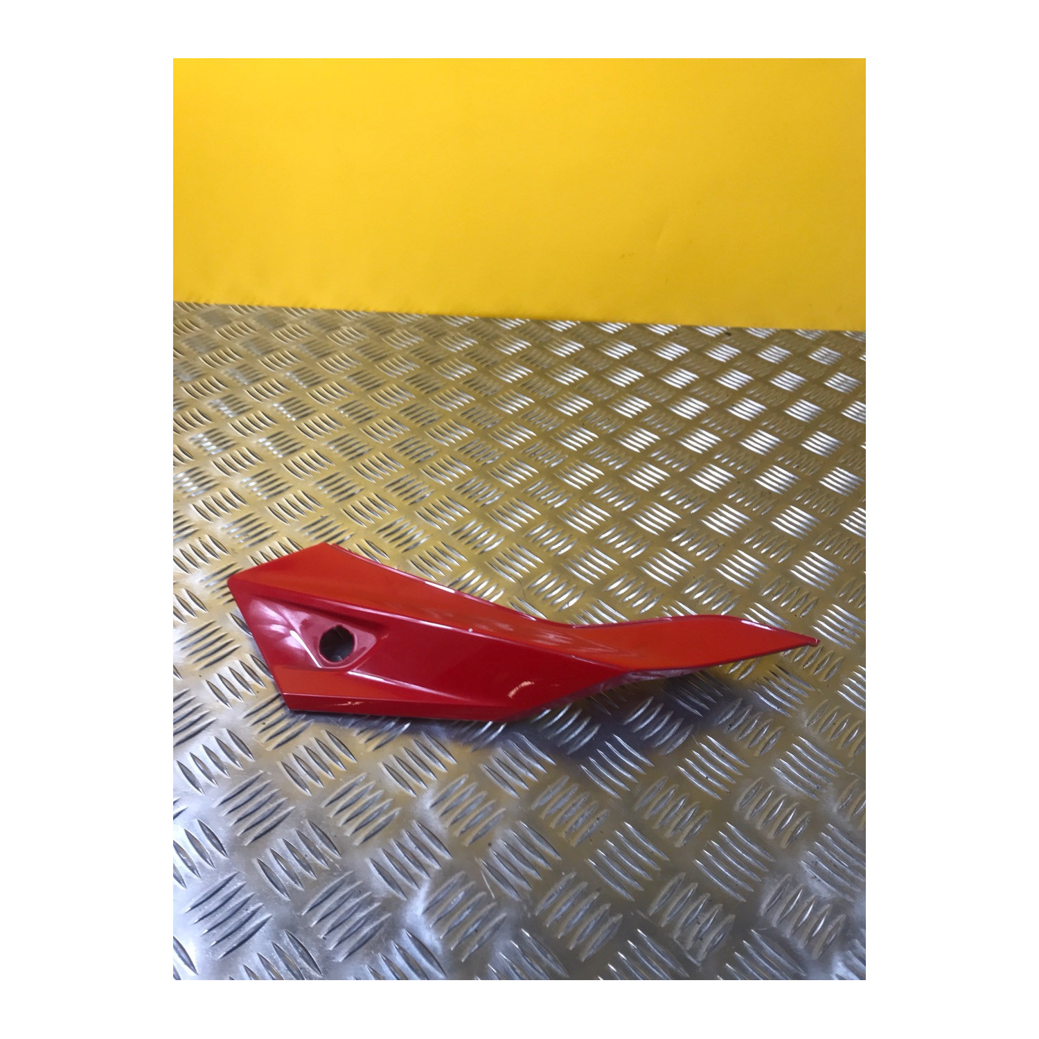 Demi coque arrière gauche pour BMW F 900 XR 2021