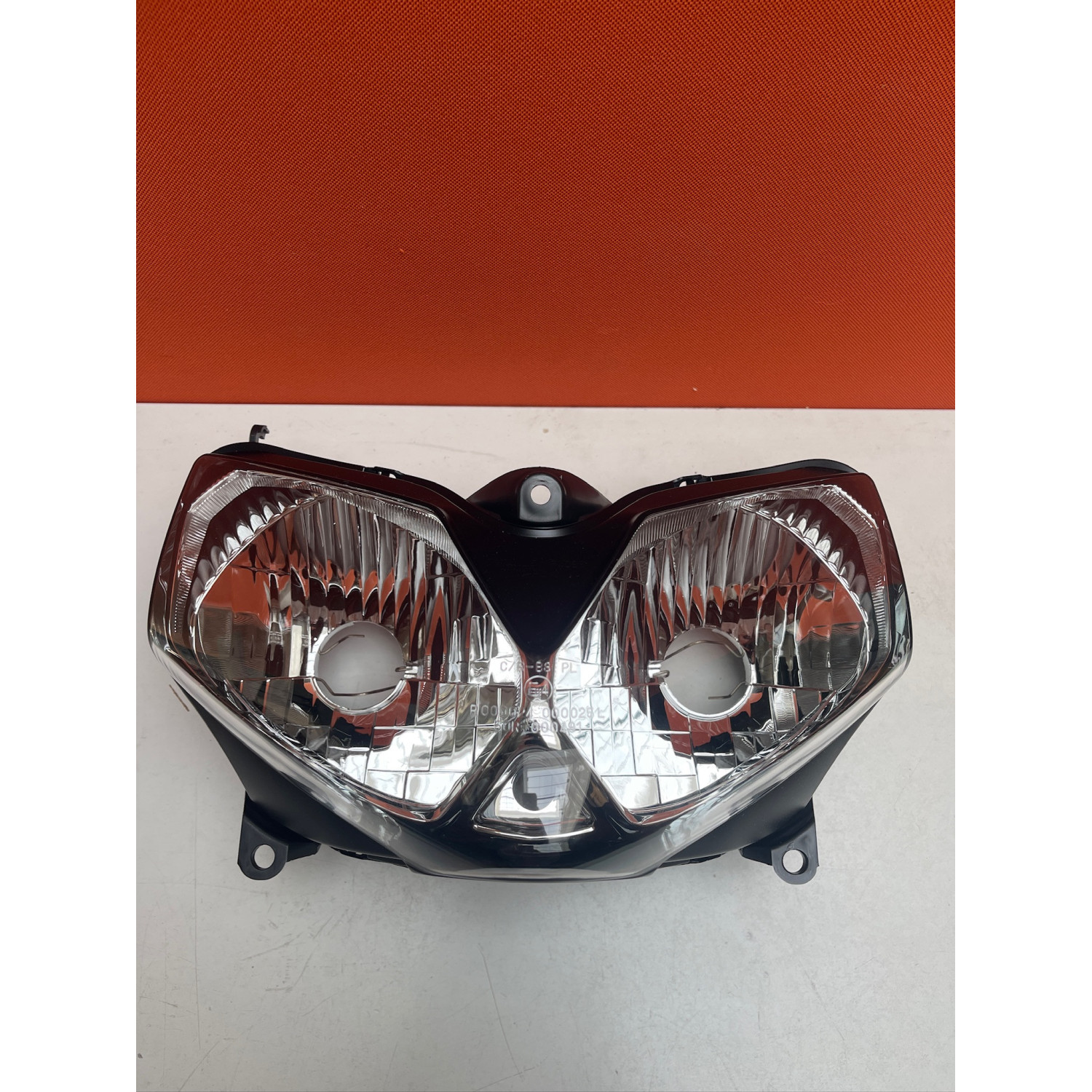 Phare avant pour HONDA VARADERO 125 33110-KPC-D51