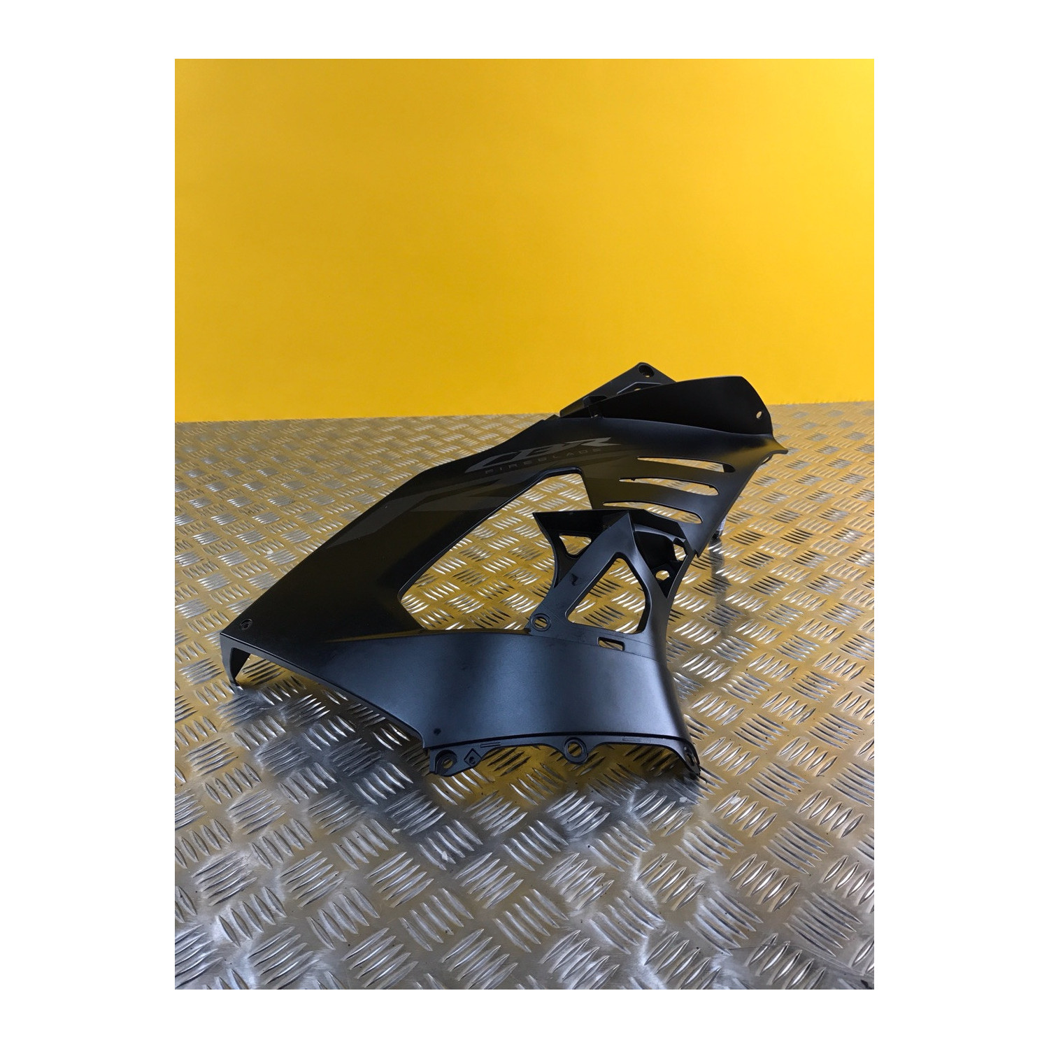 Flanc de carénage droit pour HONDA CBR 1000 RR FIRE BLADE 2021 64312-MKR-D100