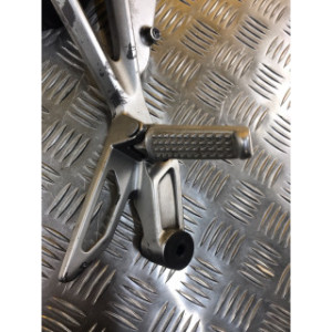 Platine repose pieds arrière droite pour HONDA NC 750D 2014