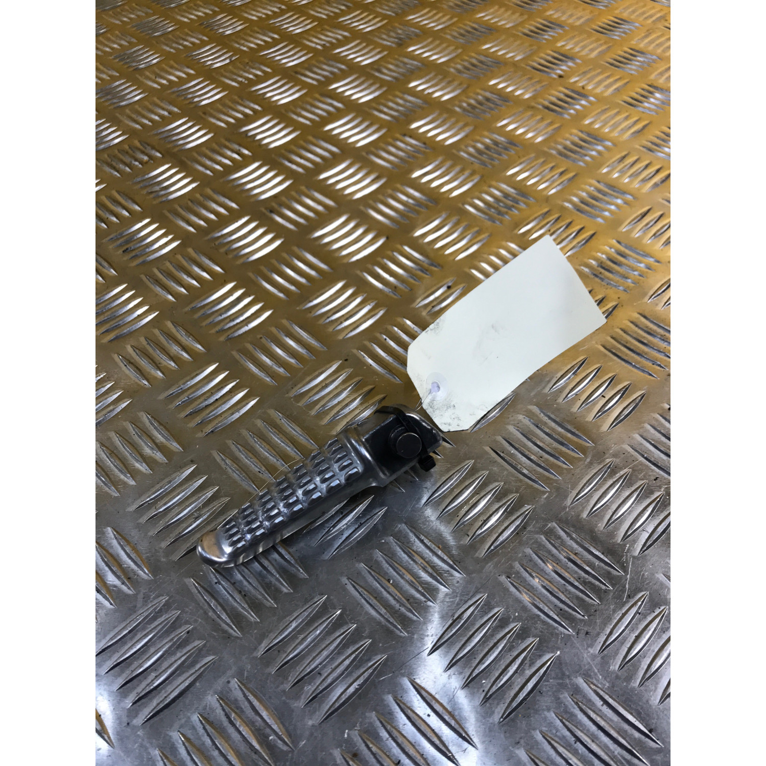 Repose pied arrière droit pour KAWASAKI Z 900 2023