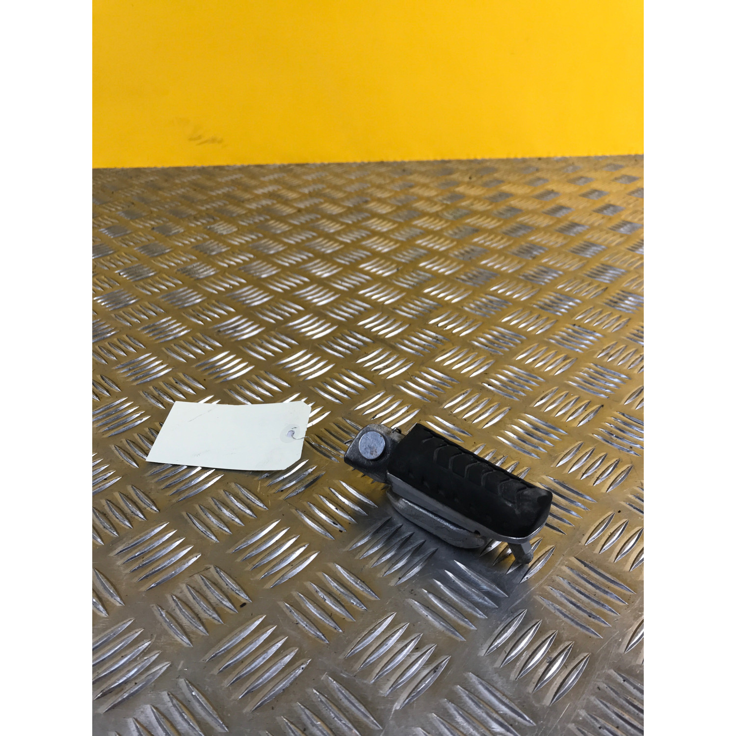 Repose pied gauche pour KAWASAKI Z 900 2023