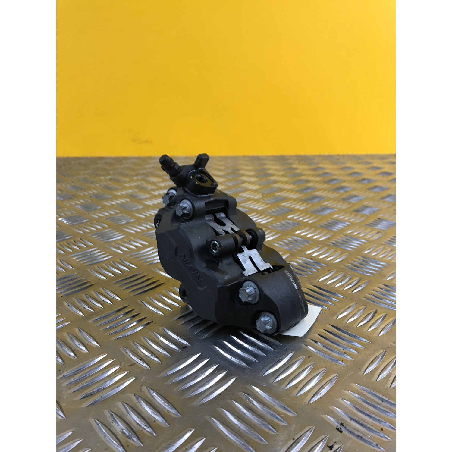 étriers de frein avant gauche pour KAWASAKI Z 900 2023