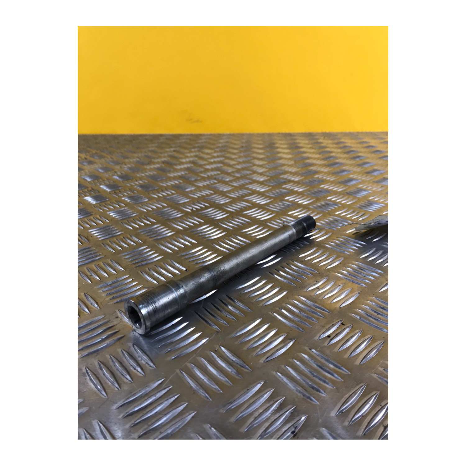 Axe de roue avant pour KAWASAKI Z 900 2023