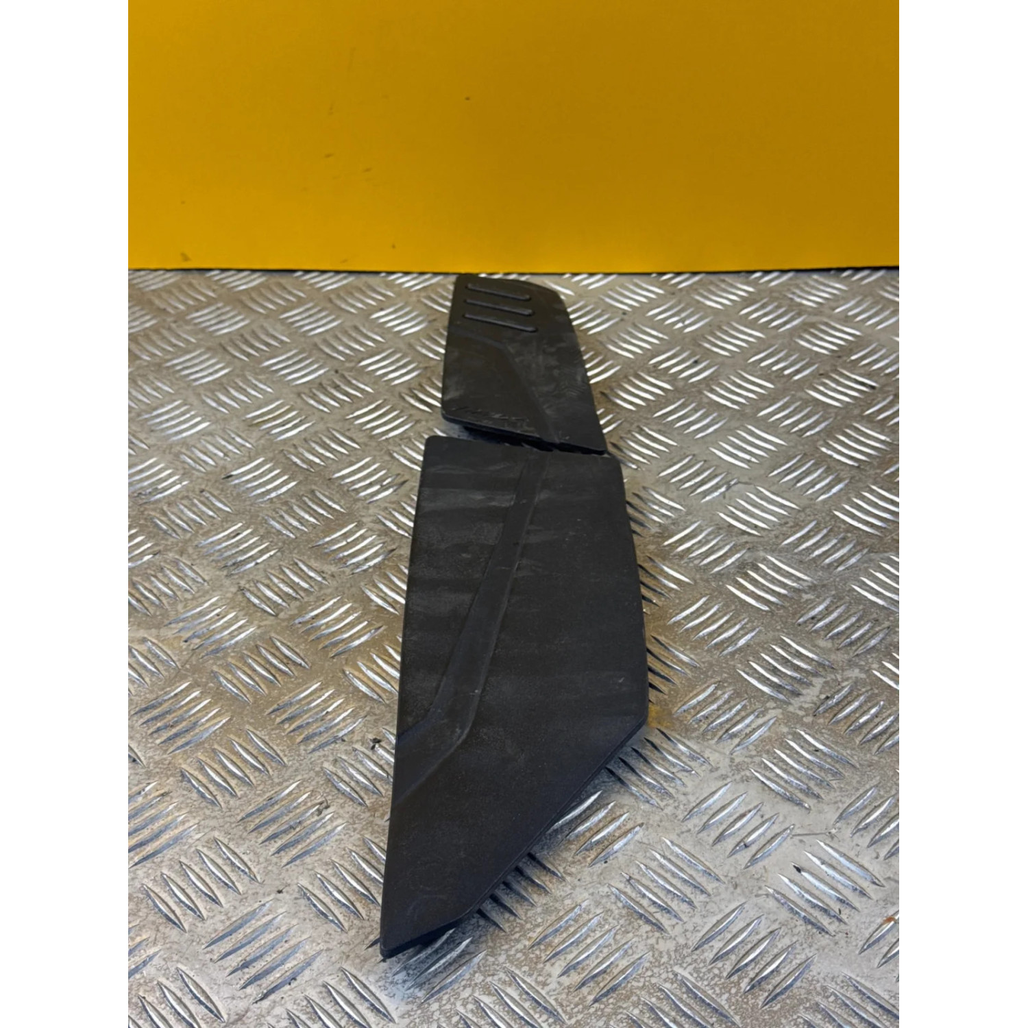 Tapis de marche pied gauche pour YAMAHA T MAX 530 2013