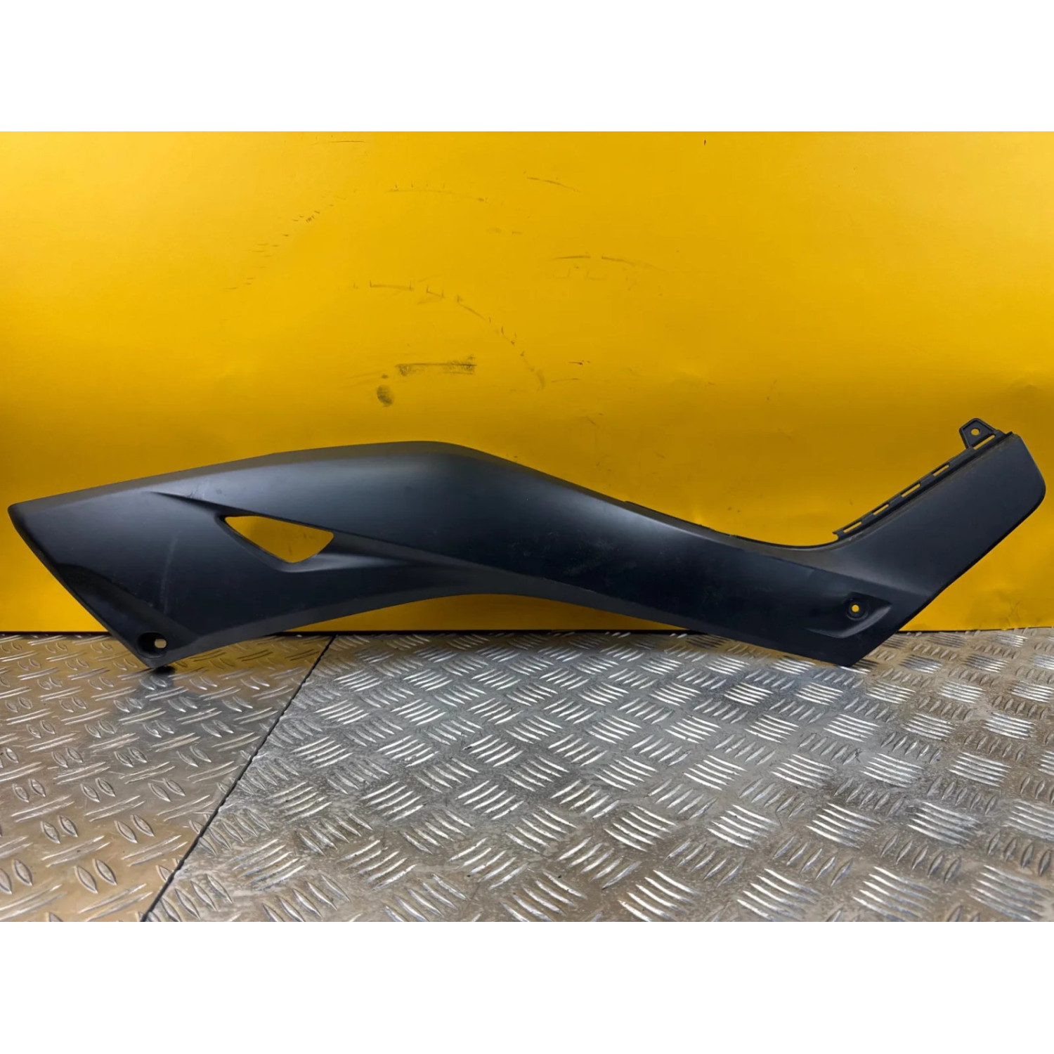 Cache laterale droit pour YAMAHA XMAX 125 2018