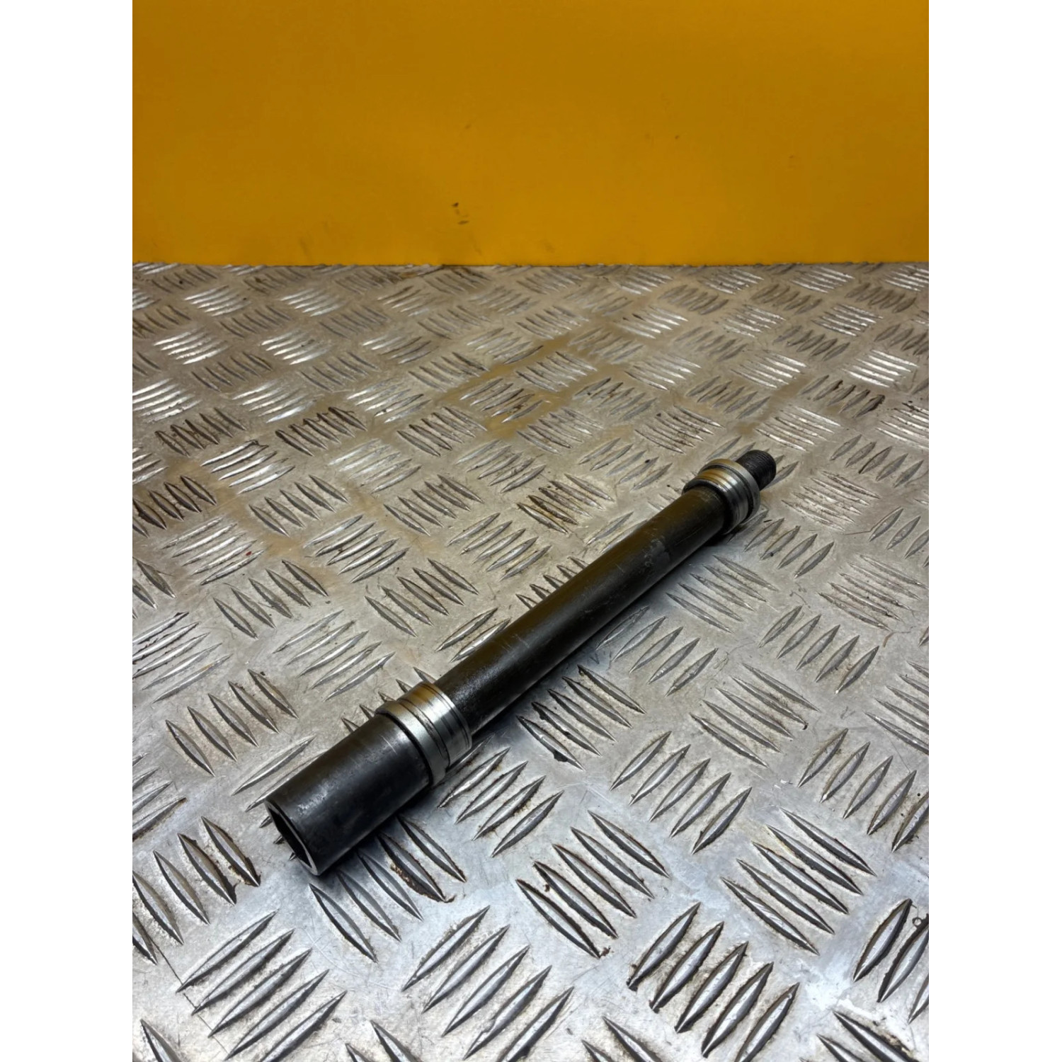 Axe de roue avant pour YAMAHA FAZER 1000 2001
