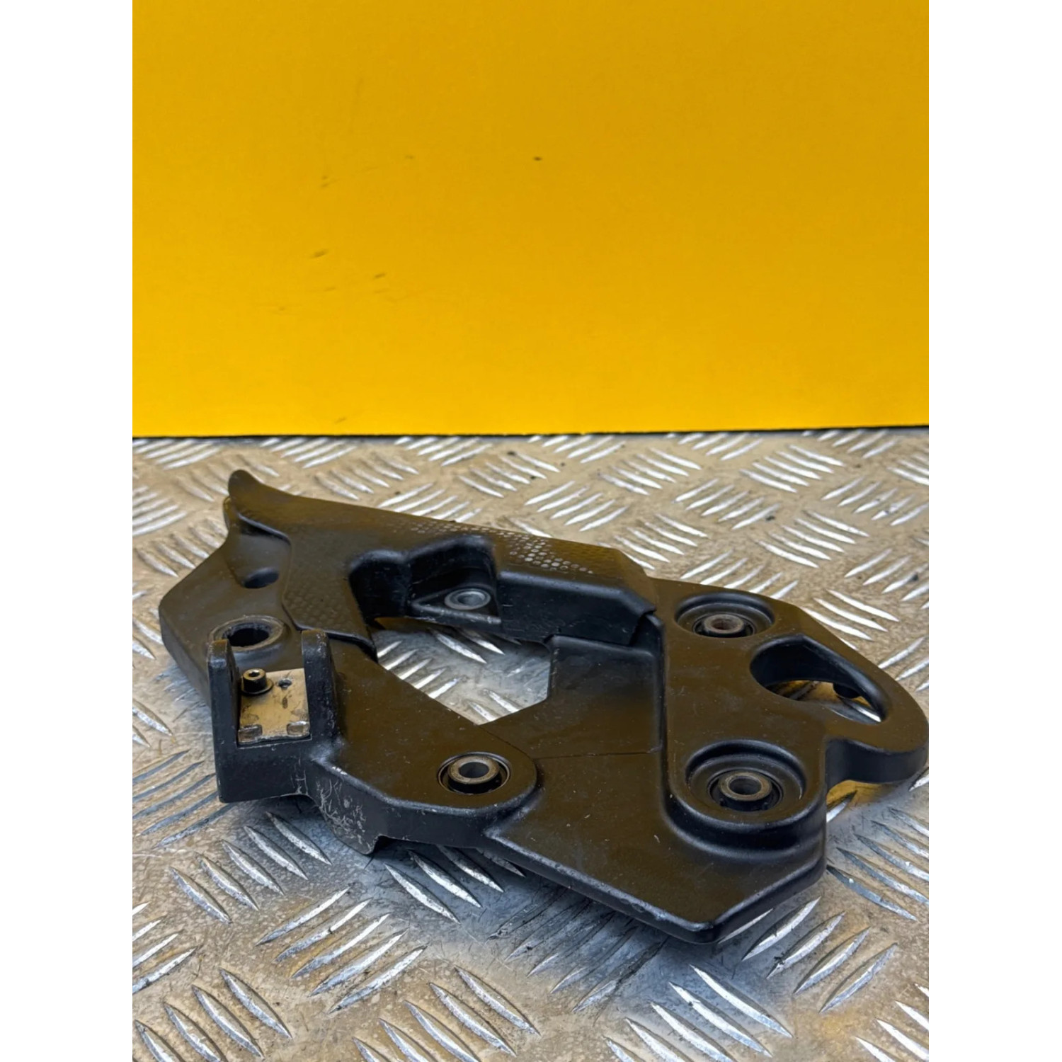Platine repose pieds avant droite pour YAMAHA XJ 600 2010