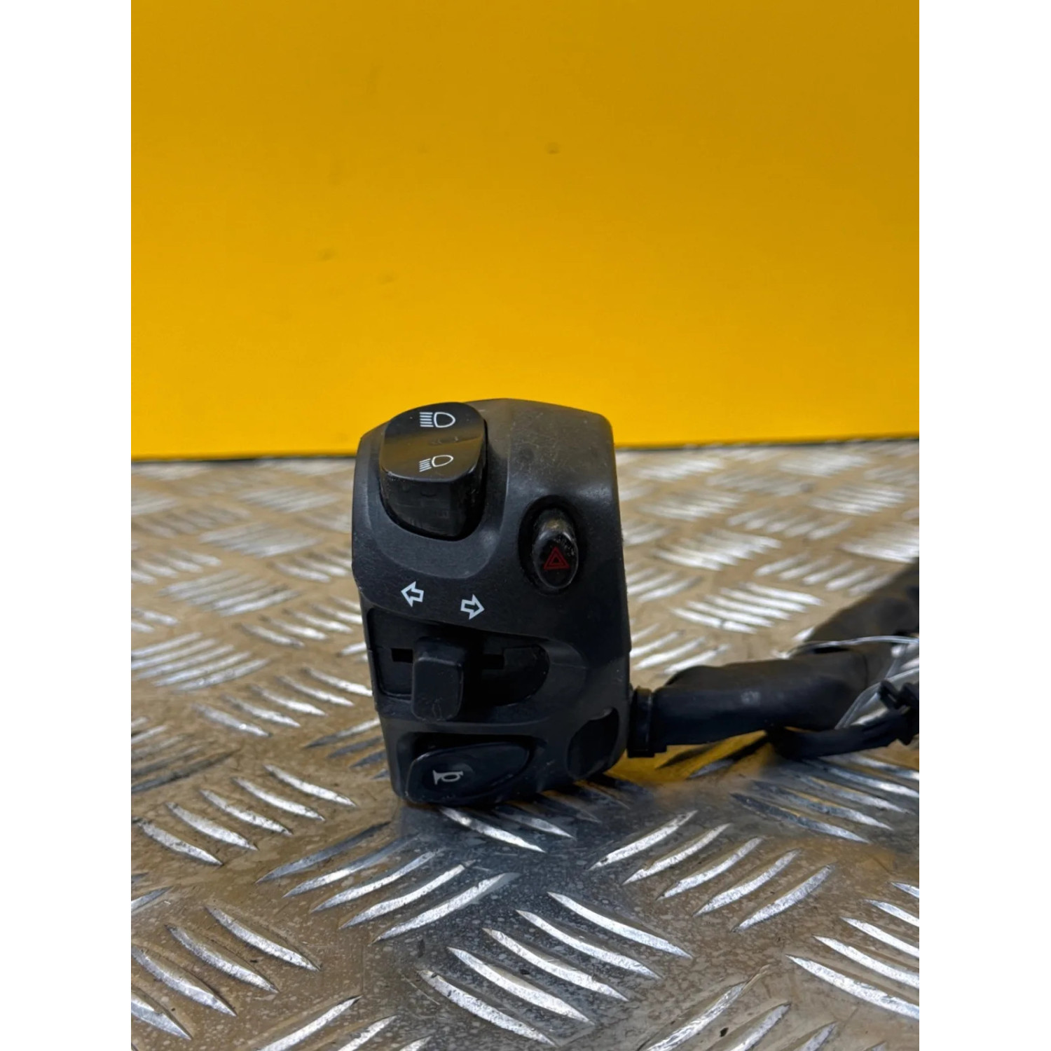 Commodo gauche gestion de l'éclairage pour YAMAHA XJ 600 2010