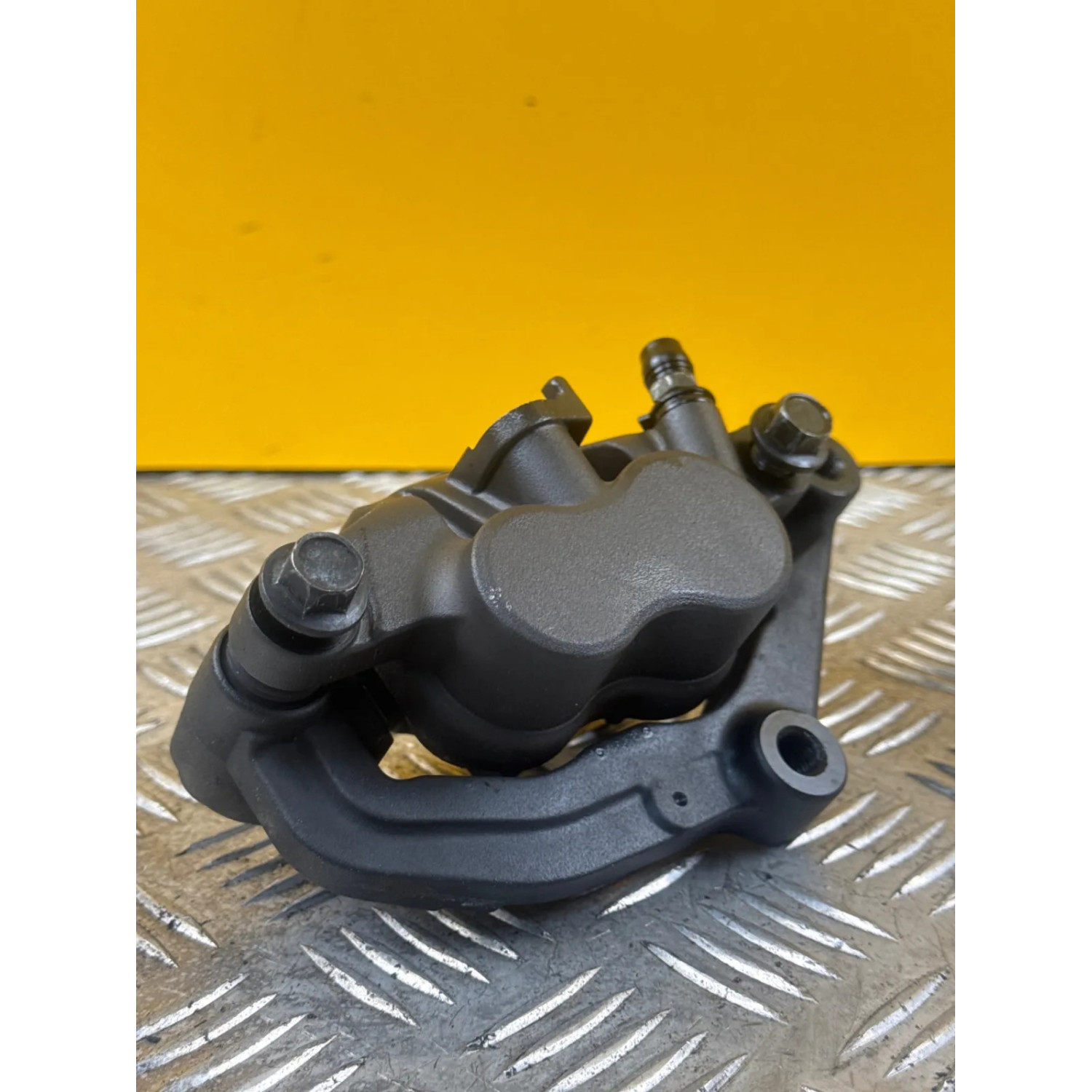 étriers de frein avant droit pour YAMAHA XJ 600 2010