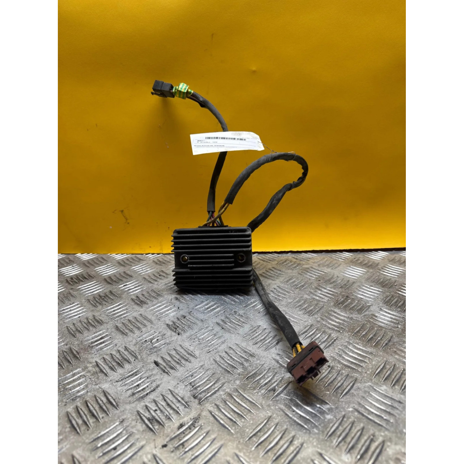 Régulateur de tension pour PIAGGIO MP3 500 LT 2013