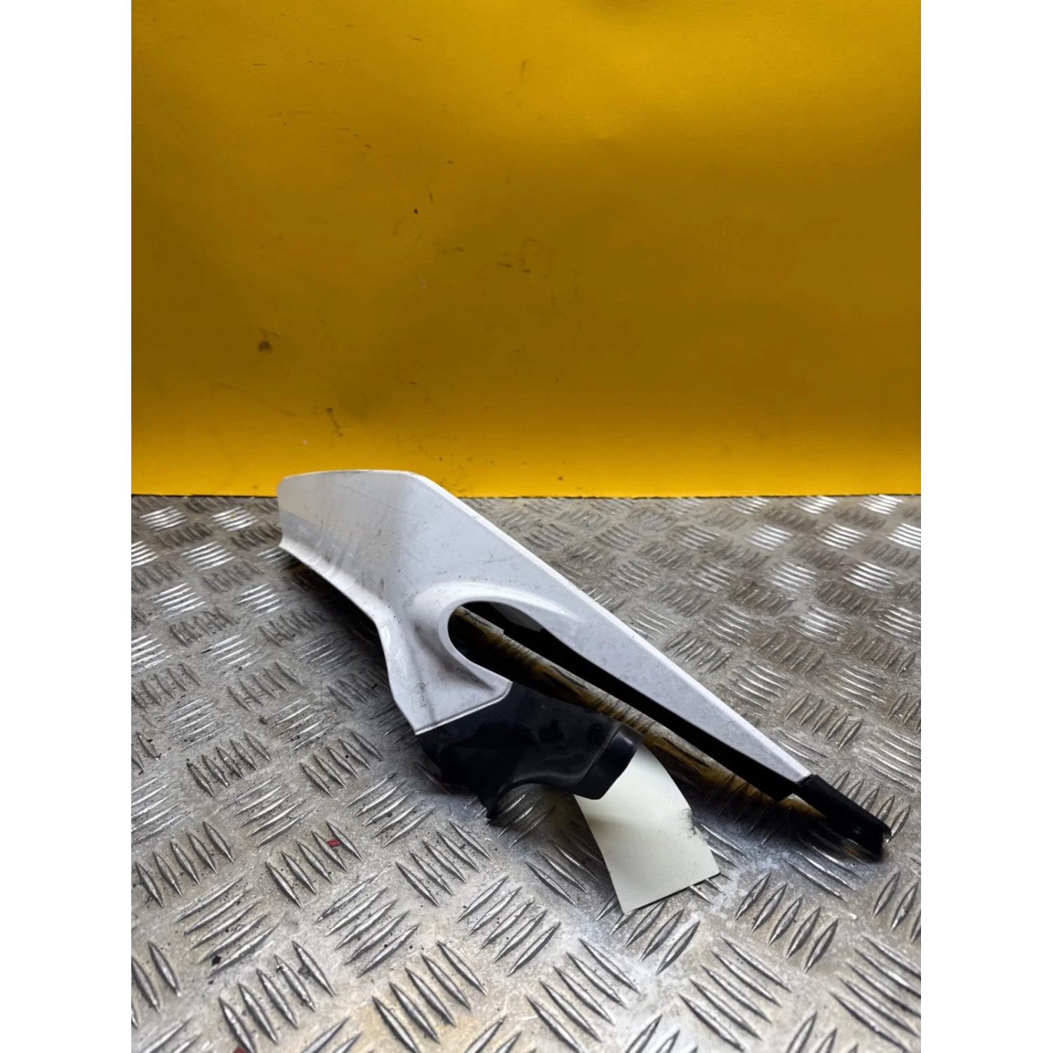 Demi coque arrière gauche pour KTM DUKE 125 2020