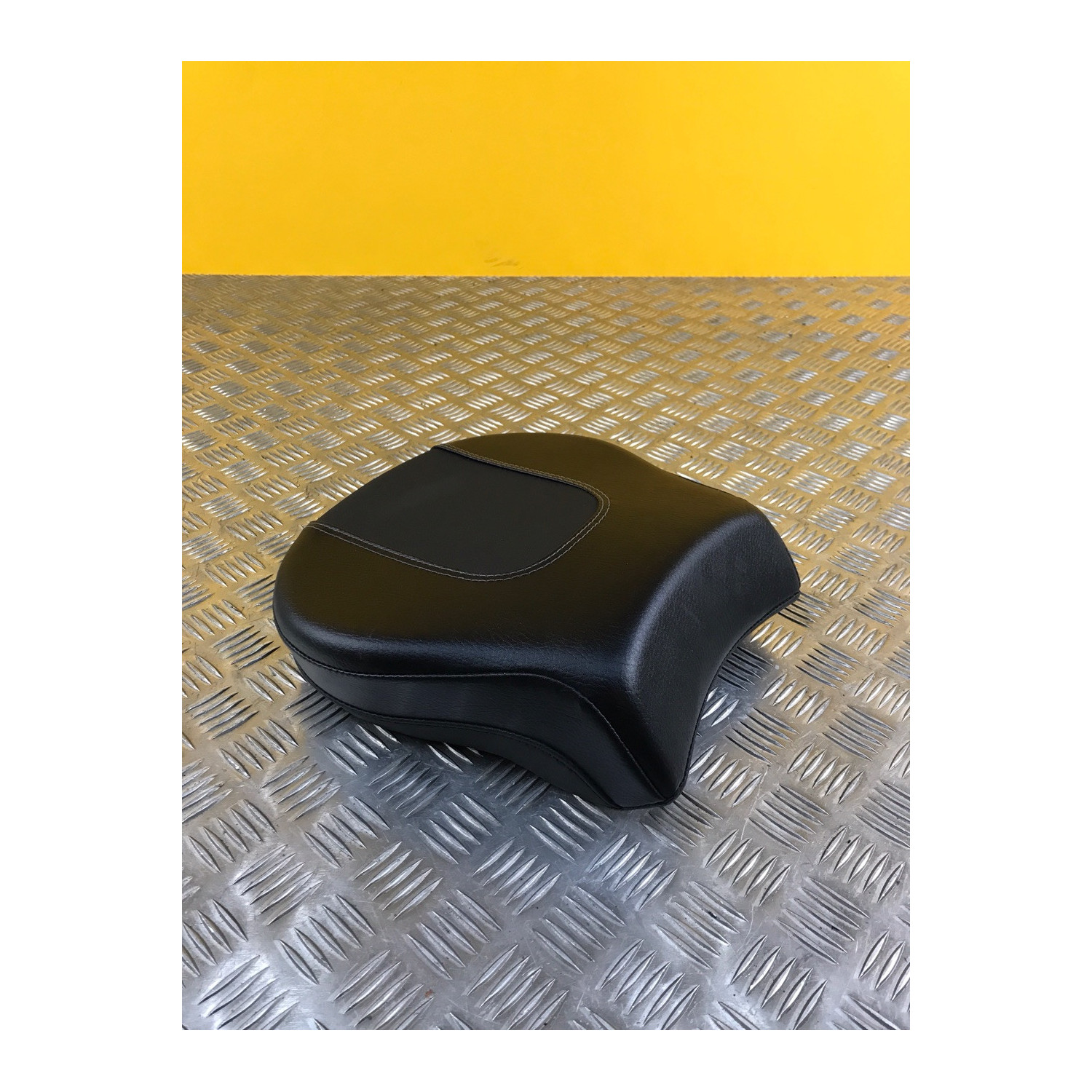 Selle passager pour HARLEY DAVIDSON FXSB 103 BREAKOUT 1690 52400225