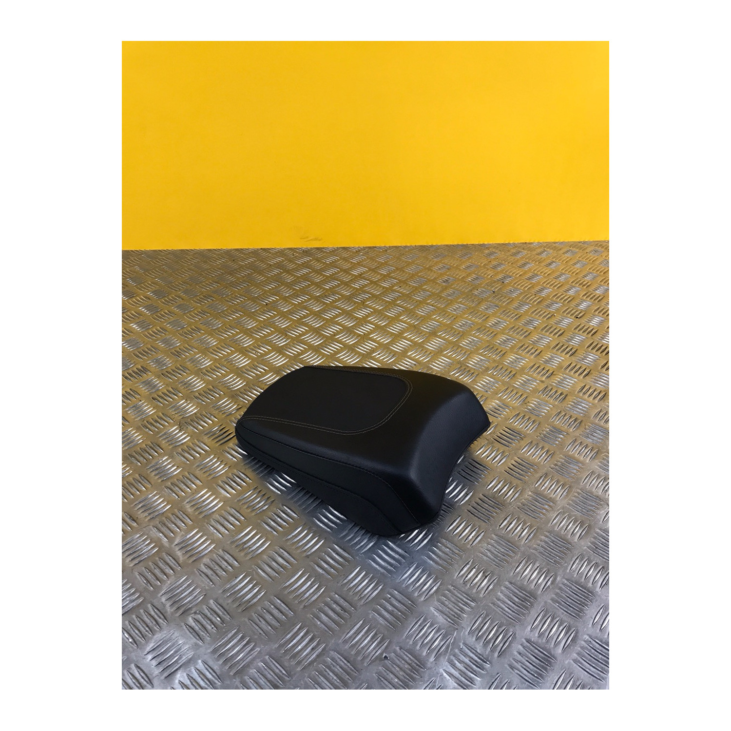 Selle passager pour HARLEY DAVIDSON FXBR SOFTAIL BREAKOUT 52400223