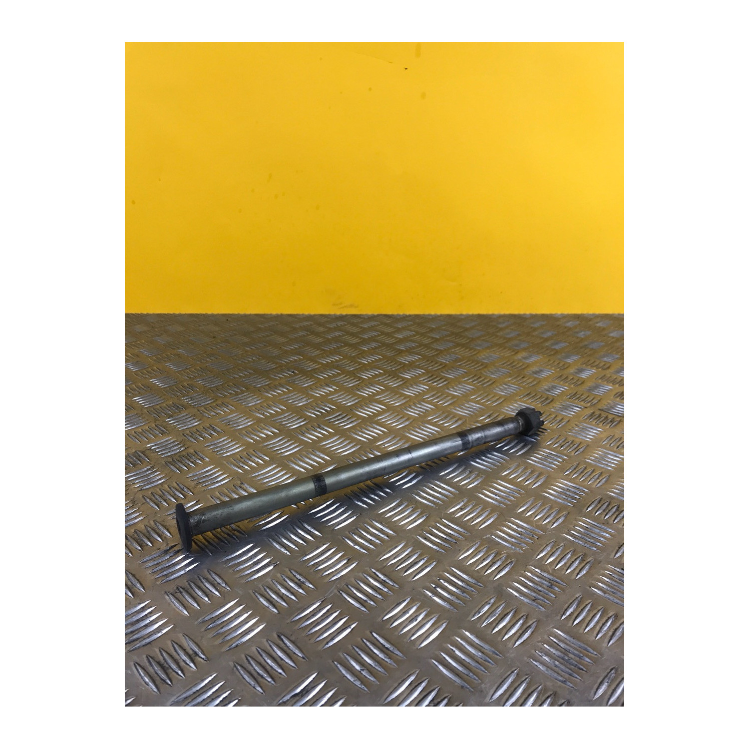 Axe de roue arrière pour KAWASAKI GTR 1400 2010