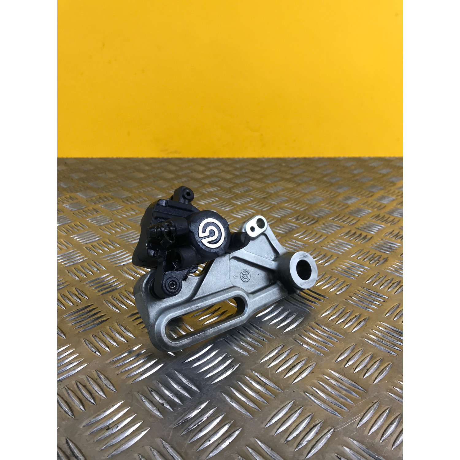 étrier de frein arrière pour BMW F 800 R 2015