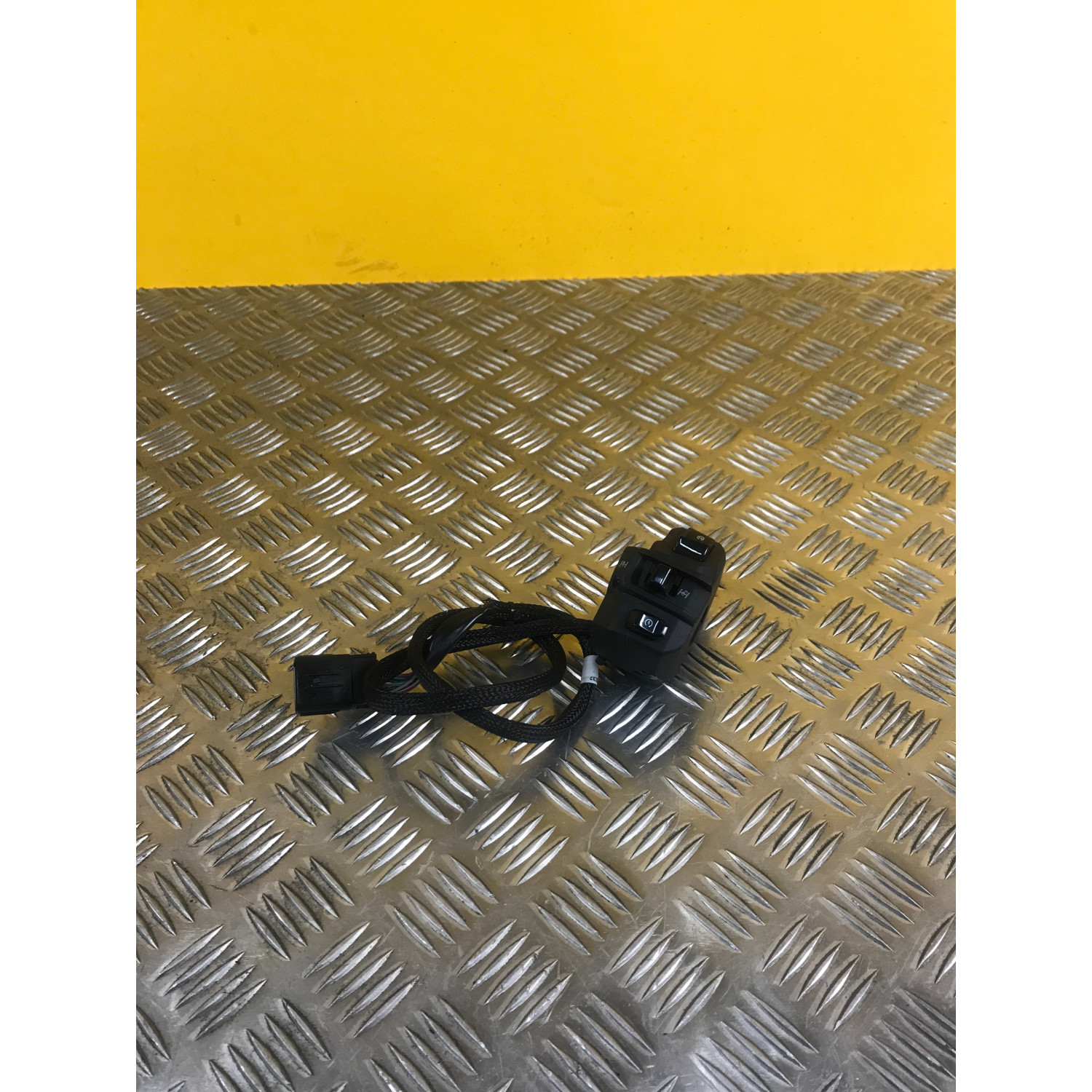 Commodo droit démarrage pour PIAGGIO MP3 530 2024