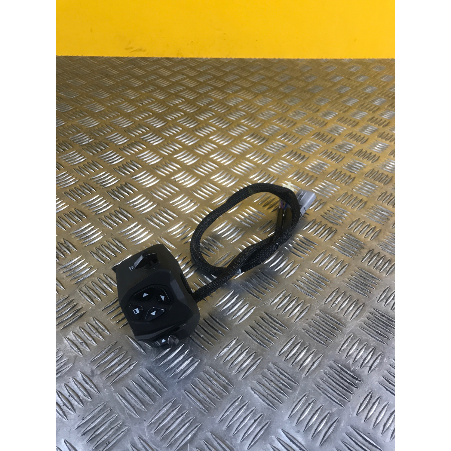 Commodo gauche gestion de l'éclairage pour PIAGGIO MP3 530 2024