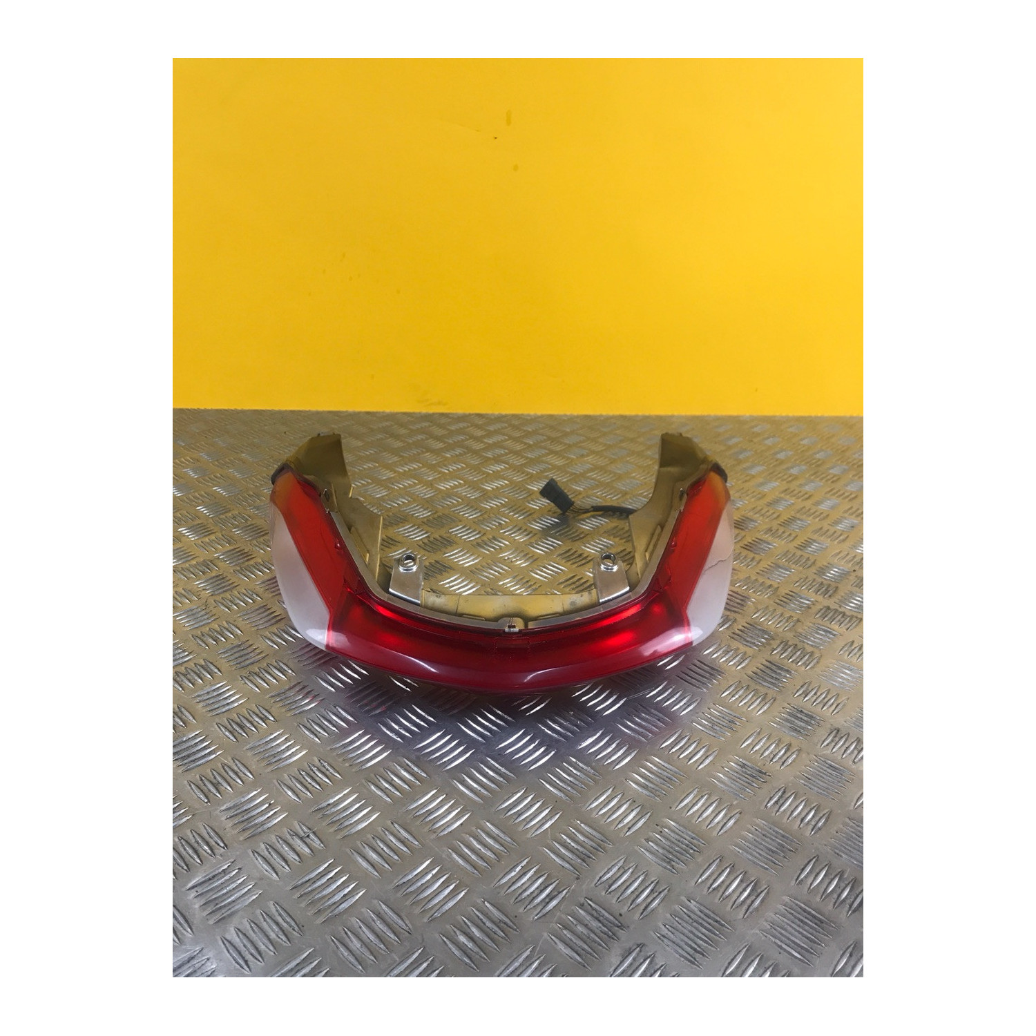 Feux arrière pour PIAGGIO MP3 530 2024